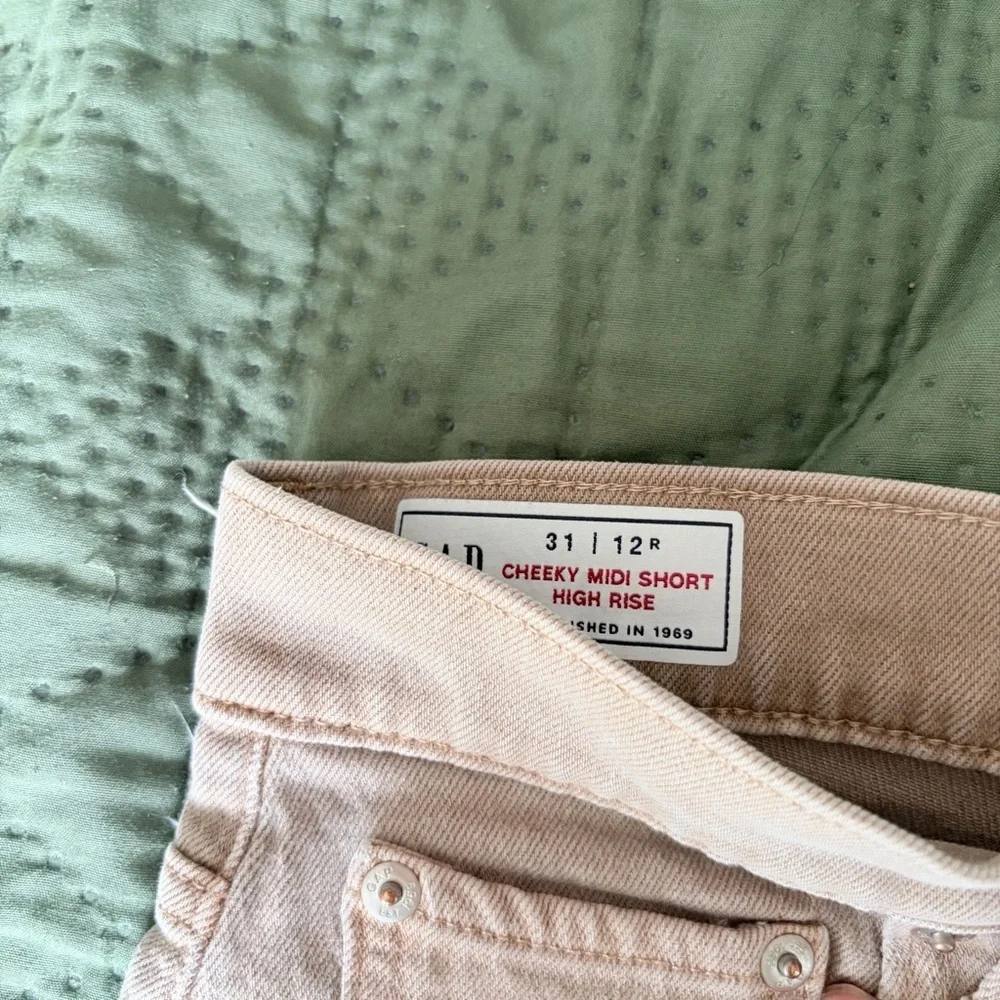 Gap tan denim shorts